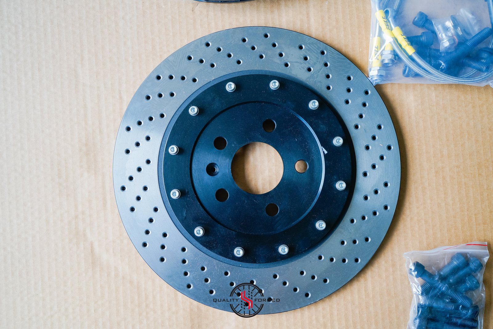 Đĩa phanh Brembo: đĩa 2 mảnh, xẻ rãnh, khoan lỗ và carbon-ceramic