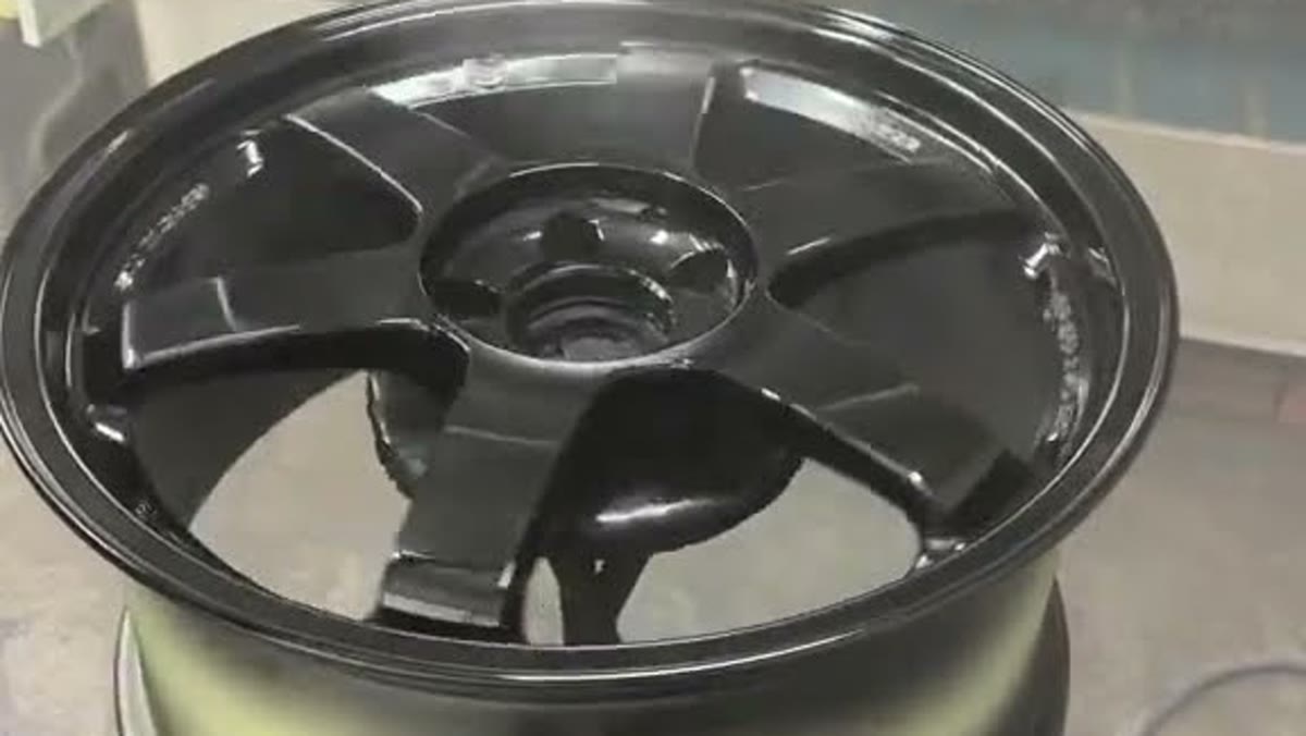 Phục hồi mâm forged 1, 2, 3 mảnh: dọn mâm, sơn lại, đánh bóng vành, thay ốc