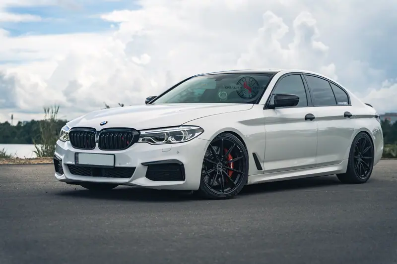 BMW G30 530i Idol HForged 20 inch Brembo BM6 BM4