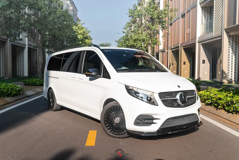 Mercedes V250 AMG 20 inch by HForged