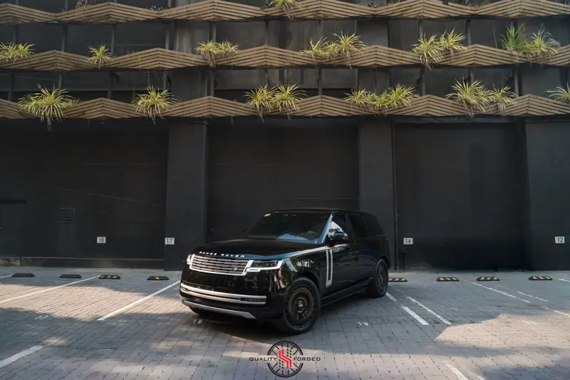 Range Rover LWB Black HForged 22 inch