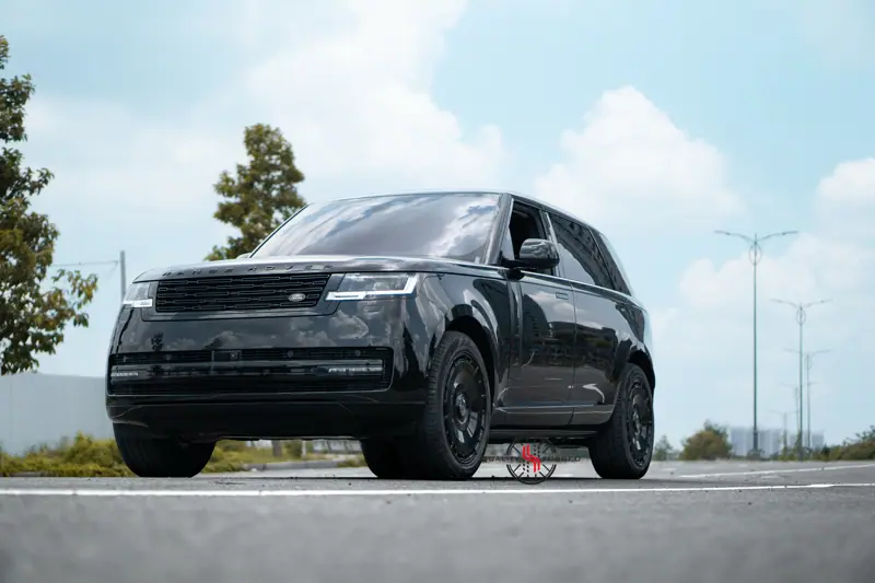 Ranger Rover 2025 all black by HForged 22 inch