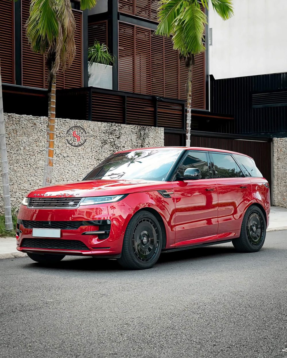 Range Rover Sport 2025 đỏ trên mâm forged 22 inch HFORGED