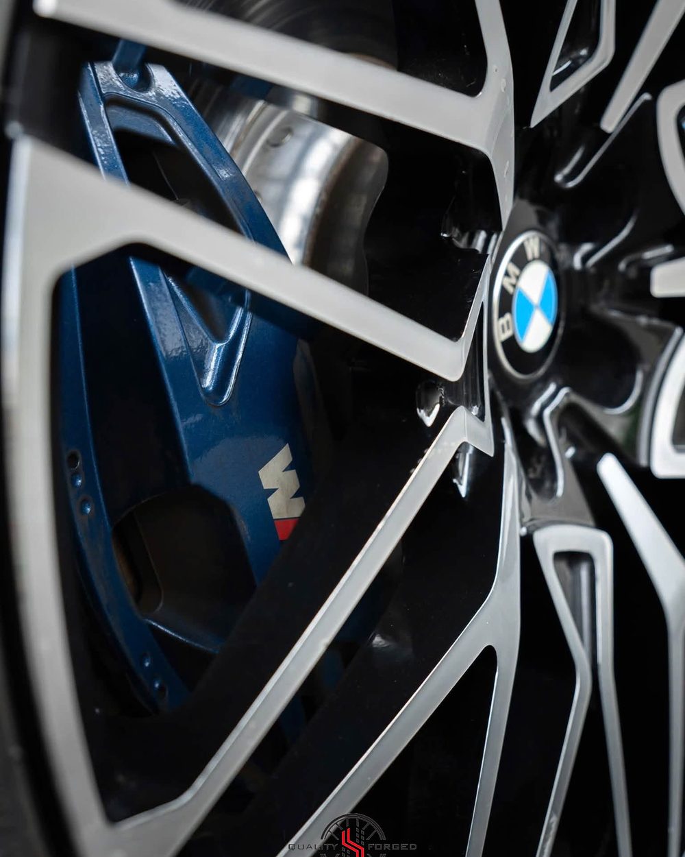 Mâm forged và heo thắng M trên BMW X6, cận cảnh